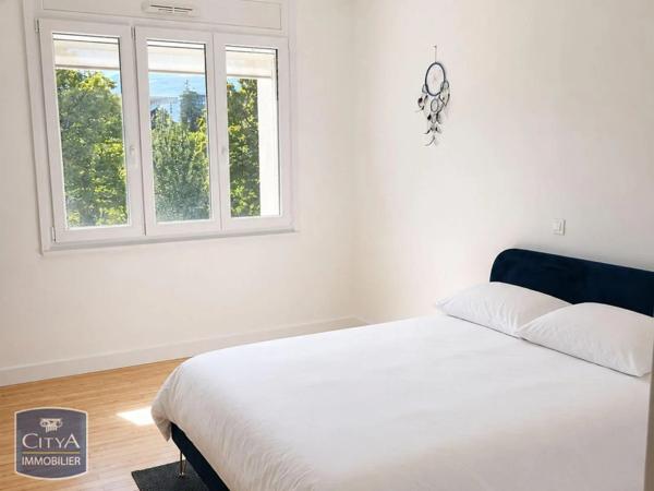 Appartement à louer 3 pièces 77.2m² Grenoble (38100)