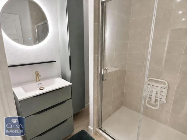 Appartement à louer 3 pièces 77.2m² Grenoble (38100)