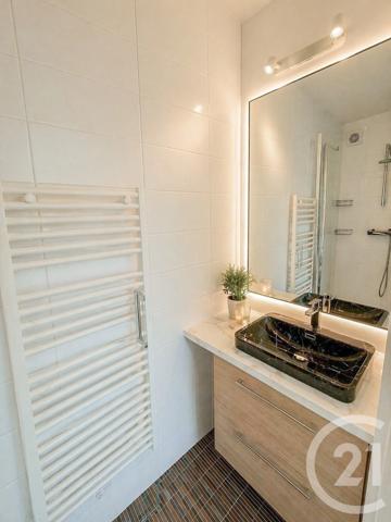 Appartement F5 à vendre  5 pièces - 106 m 2   LYON  - 69003
