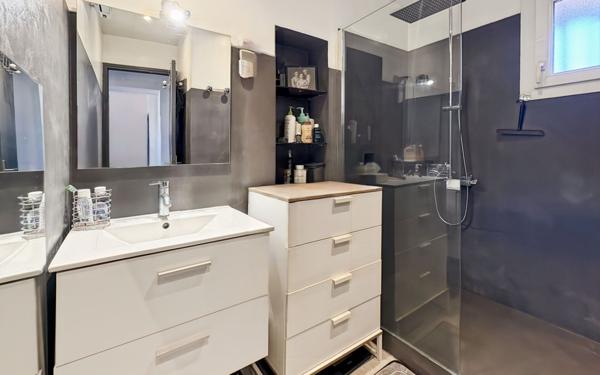 Maison à vendre    5 pièces • 112 m2 Marseille 15