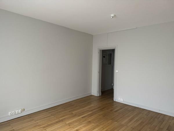 TOURS CENTRE BUREAUX A LOUER 34 M² RDC
