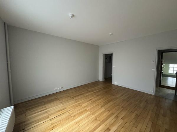 TOURS CENTRE BUREAUX A LOUER 34 M² RDC