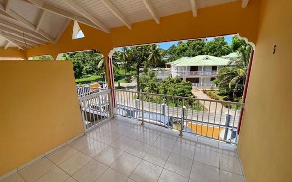 Appartement à louer    2 pièces •  Les Abymes