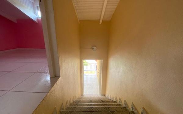 Appartement à louer    2 pièces •  Les Abymes