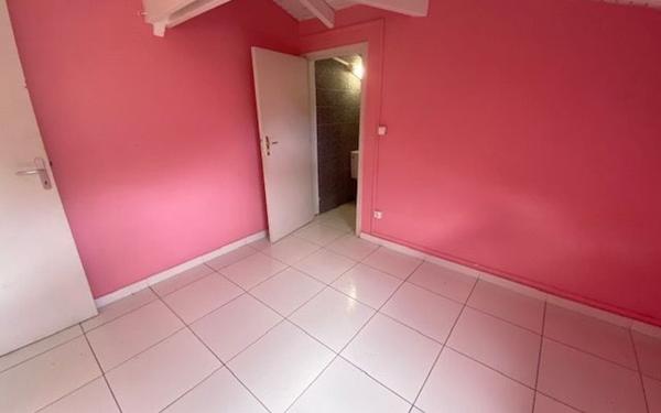 Appartement à louer    2 pièces •  Les Abymes