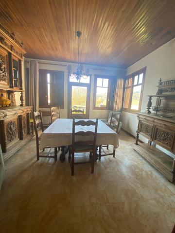 Grande maison de Village