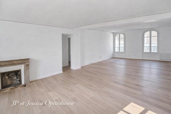 SENLIS — Centre historique – Duplex indépendant, Esprit maison