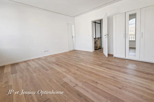 SENLIS — Centre historique – Duplex indépendant, Esprit maison