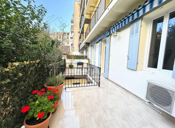Appartement T4 + Terrasse  de 24m2 à Marseille - Quartier Baille