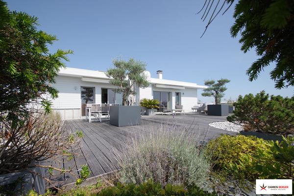 Grand appartement de qualité en dernier étage à 2 pas du chenal. La rochelle