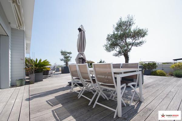 Grand appartement de qualité en dernier étage à 2 pas du chenal. La rochelle