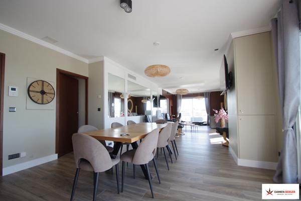 Grand appartement de qualité en dernier étage à 2 pas du chenal. La rochelle