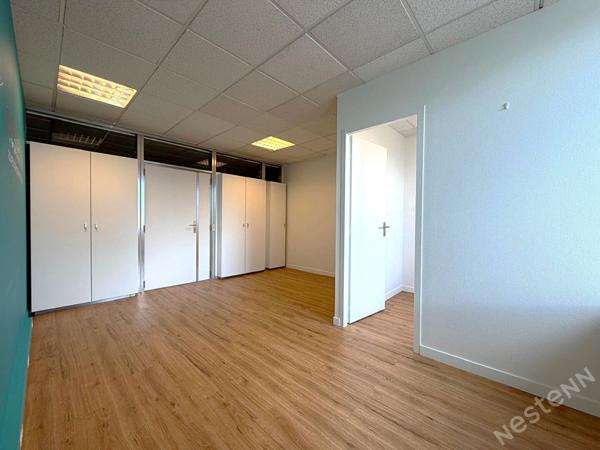 AGEN CENTRE VILLE - Local rénové et lumineux à usage de bureaux de 70 m² .