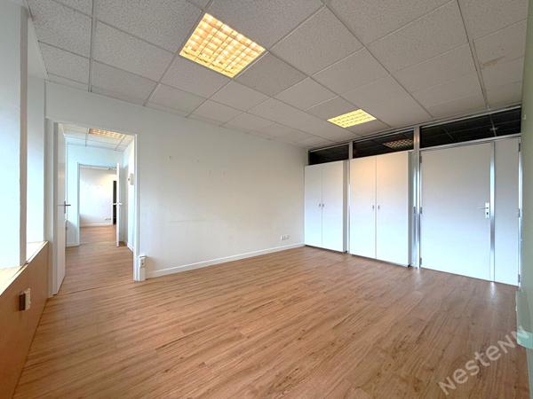 AGEN CENTRE VILLE - Local rénové et lumineux à usage de bureaux de 70 m² .