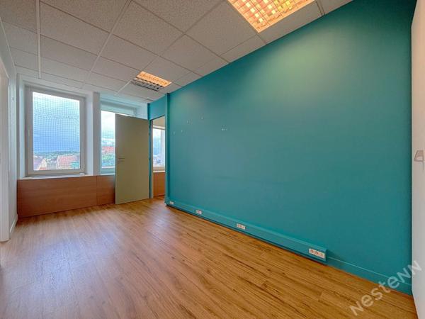 AGEN CENTRE VILLE - Local rénové et lumineux à usage de bureaux de 70 m² .