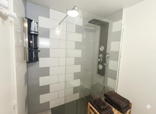 EXCLUSIVITÉ : T2 de Charme à 2 pas de la mer ? L'Agade (83)