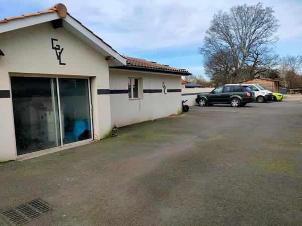 MAISON 224 m² - 7 PIECES - GARAGE ET DEPENDANCES - TERRAIN 3232 m²