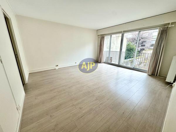 Vente appartement Paris 15eme : 376 000 € - AJP Immobilier Paris 15 - Agence Grenelle