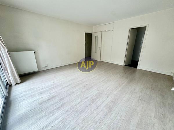 Vente appartement Paris 15eme : 376 000 € - AJP Immobilier Paris 15 - Agence Grenelle