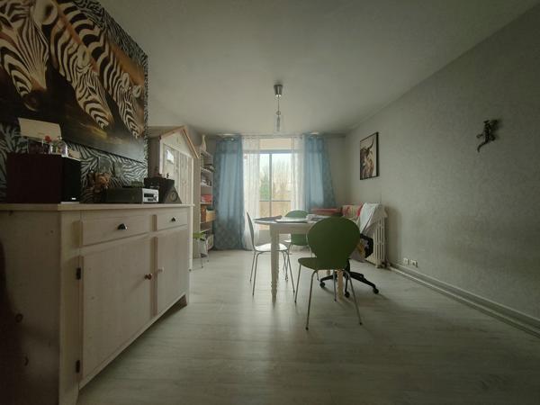 PLEIN CENTRE VILLE, APPARTEMENT REFAIT A NEUF DE 70 M² HAB AVEC BALCON, CAVE, ET GARAGE A VELO, PROCHE GARES Beauvais (60000)