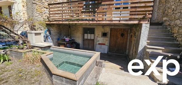 IMMEUBLE/MAISON en pierre 282 m2.