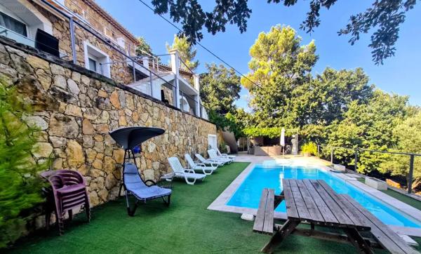 Achat - Maison Le Cannet-des-Maures 83340 8 pièces 200 m 2 3111 m 2