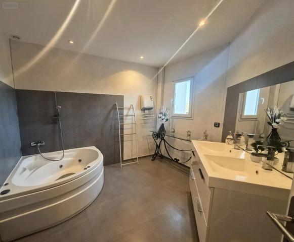 Achat - Maison Le Cannet-des-Maures 83340 8 pièces 200 m 2 3111 m 2