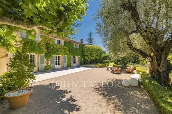 Mas provençal rénové à louer à Mougins - 4 chambres + annexe - Domaine privé