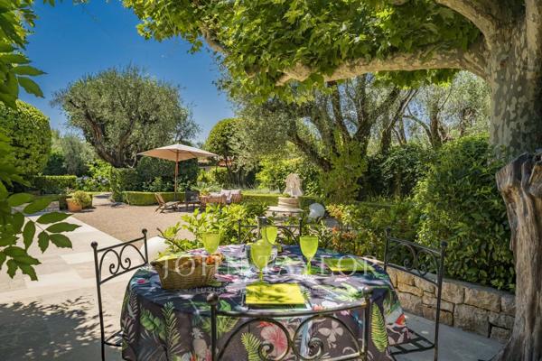 Mas provençal rénové à louer à Mougins - 4 chambres + annexe - Domaine privé