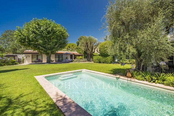 Mas provençal rénové à louer à Mougins - 4 chambres + annexe - Domaine privé