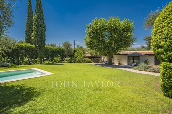 Mas provençal rénové à louer à Mougins - 4 chambres + annexe - Domaine privé