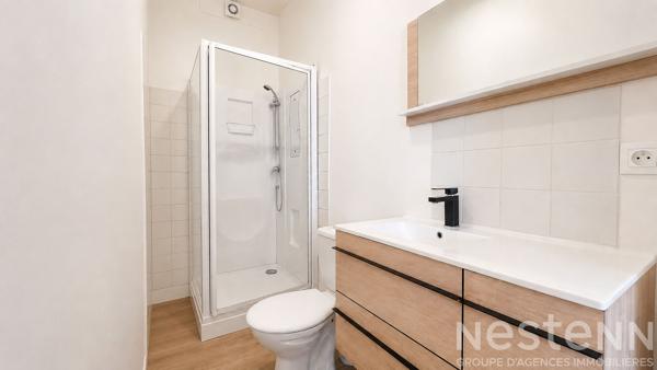 Auray Gare : studio lumineux rénové, idéal premier achat ou investissement