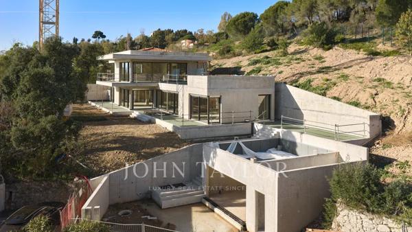 Villa neuve contemporaine avec vue mer panoramique – Croix des Gardes