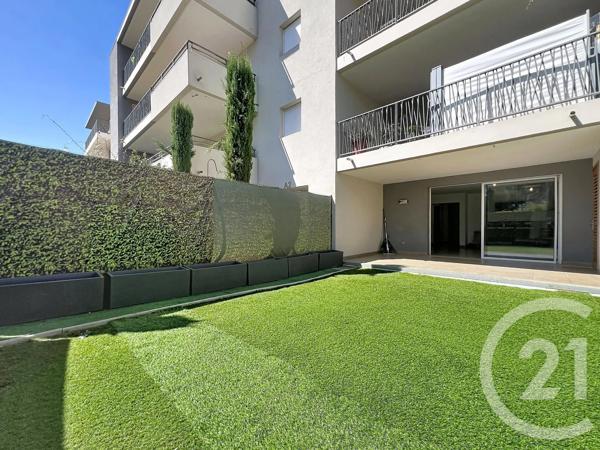 Appartement T3 à vendre  3 pièces - 67,72 m 2   FREJUS  - 83