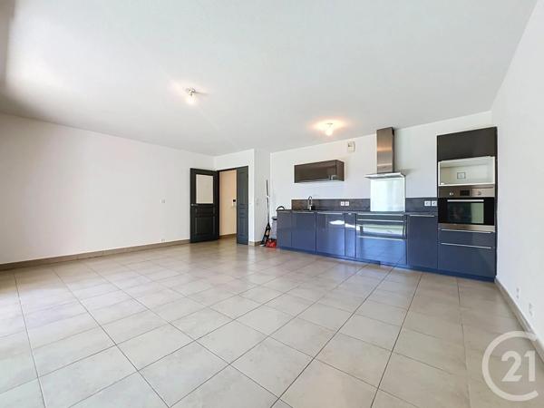 Appartement T3 à vendre  3 pièces - 67,72 m 2   FREJUS  - 83