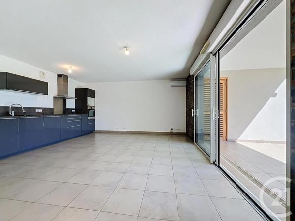 Appartement T3 à vendre  3 pièces - 67,72 m 2   FREJUS  - 83