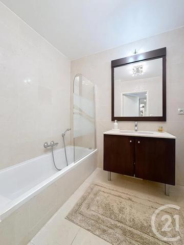 Appartement F2 à vendre  2 pièces - 48 m 2   CANNES  - 06