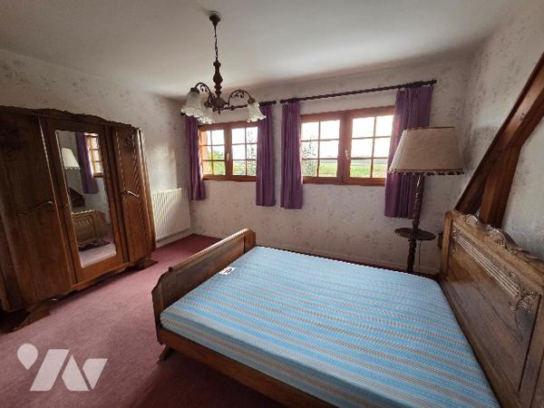 YERVILLE pavillon d'~121m² sur ~850 m² de terrain, 3 chambres, garage, véranda.