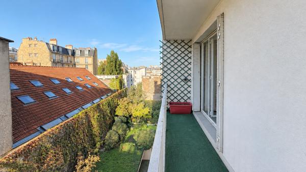 Studio avec balcon et cave