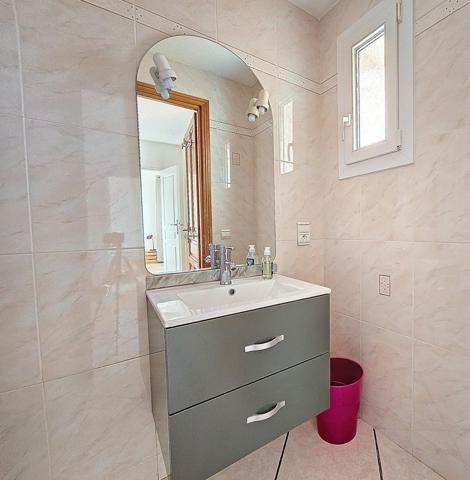 PROCHE COMMODITES, AU CALME, GRANDE VILLA  AVEC APPARTEMENT INDEPENDANT