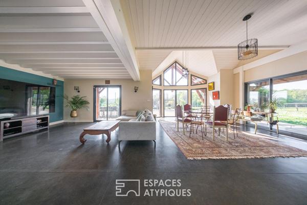 Villa contemporaine en bois et son domaine équestre d’exception