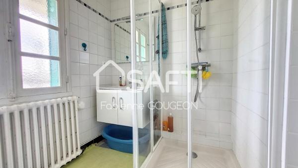 Maison 75 m² env sur 400 m² env de terrain, 3  chambres , sous sol aménageable