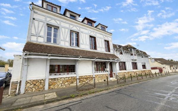 Immeuble à vendre    10 pièces • 512 m2 Émerainville