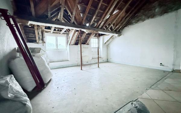 Immeuble à vendre    10 pièces • 512 m2 Émerainville