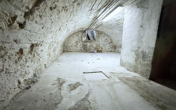 Immeuble à vendre    10 pièces • 512 m2 Émerainville