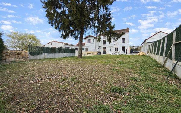 Immeuble à vendre    10 pièces • 512 m2 Émerainville