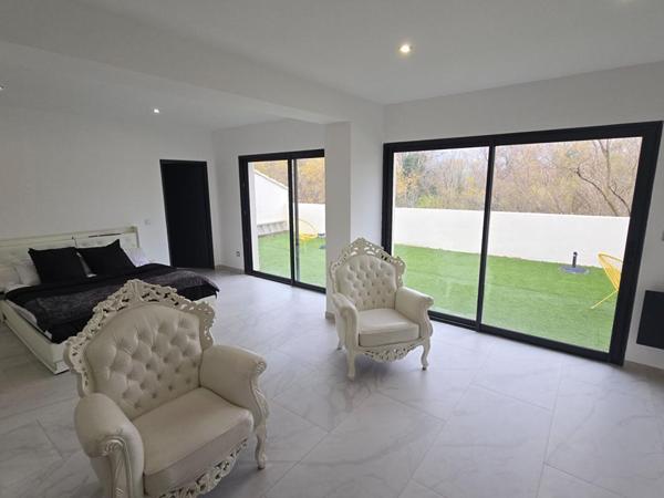 Maison  6 pièce(s) 450 m2