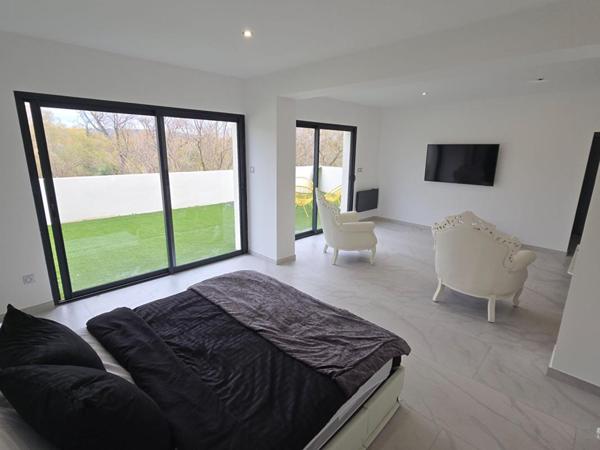 Maison  6 pièce(s) 450 m2