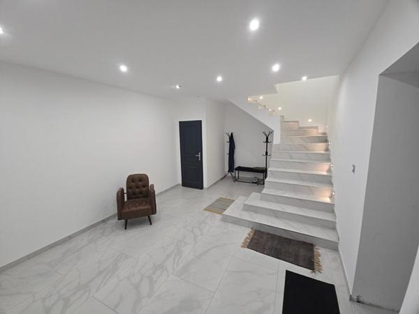 Maison  6 pièce(s) 450 m2