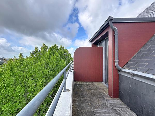 GARE/ LAFAYETTE Type 2 duplex avec ascenseur et stationnement privatif